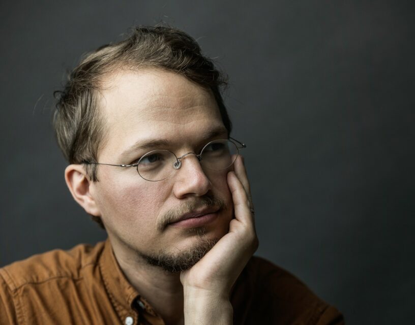 Ilari Aalto. Kasvokuva. Kuvaaja Jussi Vierimaa.